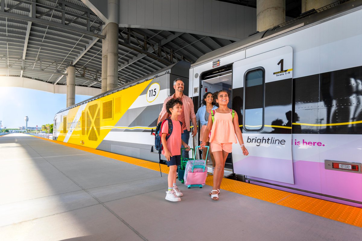 🚆✨ All aboard for adventure in Kissimmee! Explore the ultimate guide to riding the rails in and around Kissimmee  👉🔗   lite.spr.ly/6000JTRr

#experiencekissimmee #kissimmee #mykissimmee #brightline #train #vacation #transportation