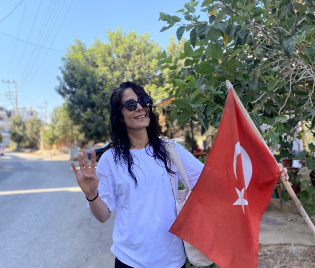 Hanım Ceylan (@srphnmcylnn) on Twitter photo Bu tarihi güne şahitlik eden tüm vatandaşlarımız ile birlikte el ele vererek “Türkiye’mizin 🇹🇷 ve İlçemizin her sokağını ay yıldızlı bayraklarımızla donatmaya devam ediyoruz.”
<a href="/RTErdogan/">Recep Tayyip Erdoğan</a> <a href="/ElgunSuleyman/">Suleyman Elgün 🇹🇷🌹</a> <a href="/GultenBalci63/">Gülten BALCI</a>
#KardeşliğinAdıŞanlıurfa Bu tarihi güne şahitlik eden tüm vatandaşlarımız ile birlikte el ele vererek “Türkiye’mizin 🇹🇷 ve İlçemizin her sokağını ay yıldızlı bayraklarımızla donatmaya devam ediyoruz.”
<a href="/RTErdogan/">Recep Tayyip Erdoğan</a> <a href="/ElgunSuleyman/">Suleyman Elgün 🇹🇷🌹</a> <a href="/GultenBalci63/">Gülten BALCI</a>
#KardeşliğinAdıŞanlıurfa