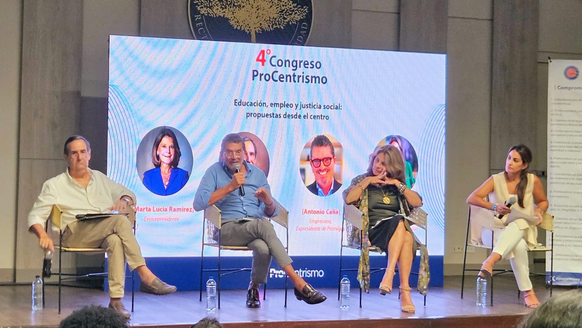 ProCentrismo's tweet image. Estamos en el primer panel de nuestro #CongresoProcentrismo2025, analizando las oportunidades y retos alrededor de la educación, el empleo y la justicia social en las regiones de Colombia.
Súmense a nuestra transmisión en vivo: youtube.com/live/mxWjr4ZDT…