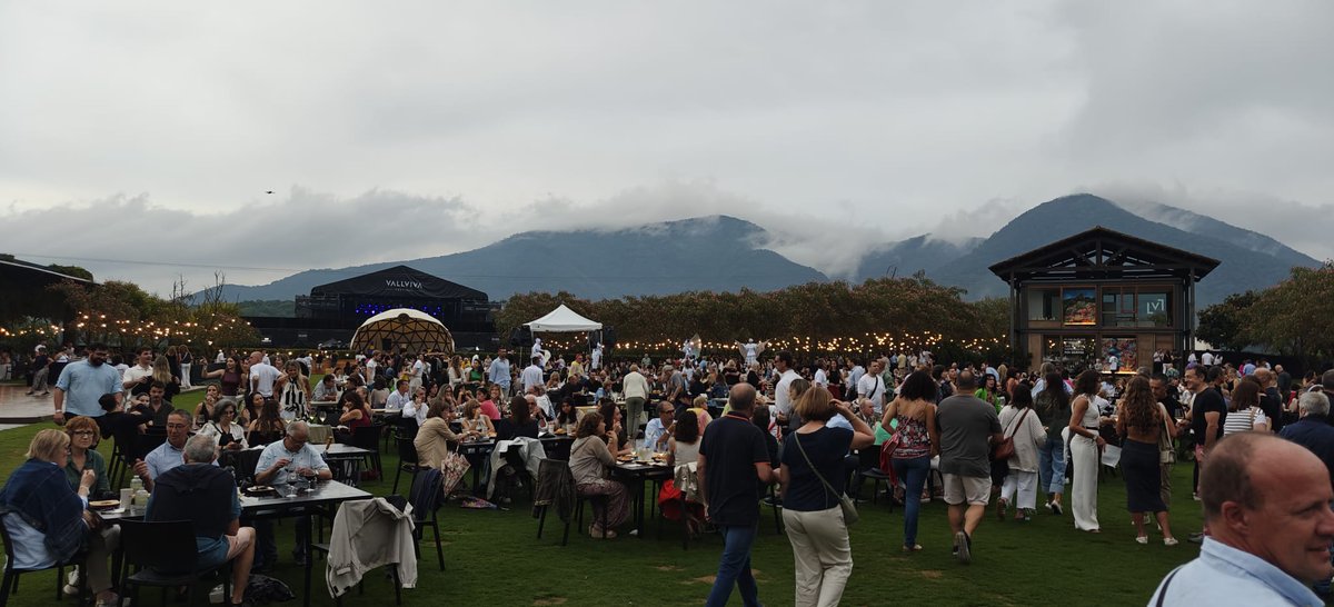 Ahir vaig assistir al festival Vallviva, que enguany ha estat especialment emotiu per mantenir viu el llegat del seu impulsor, Eudald Morera. 

Hi ha persones que mai marxen, estan amb nosaltres d'una altra forma. Aquest festival ha estat, és i serà un homenatge a l'Eudald.
