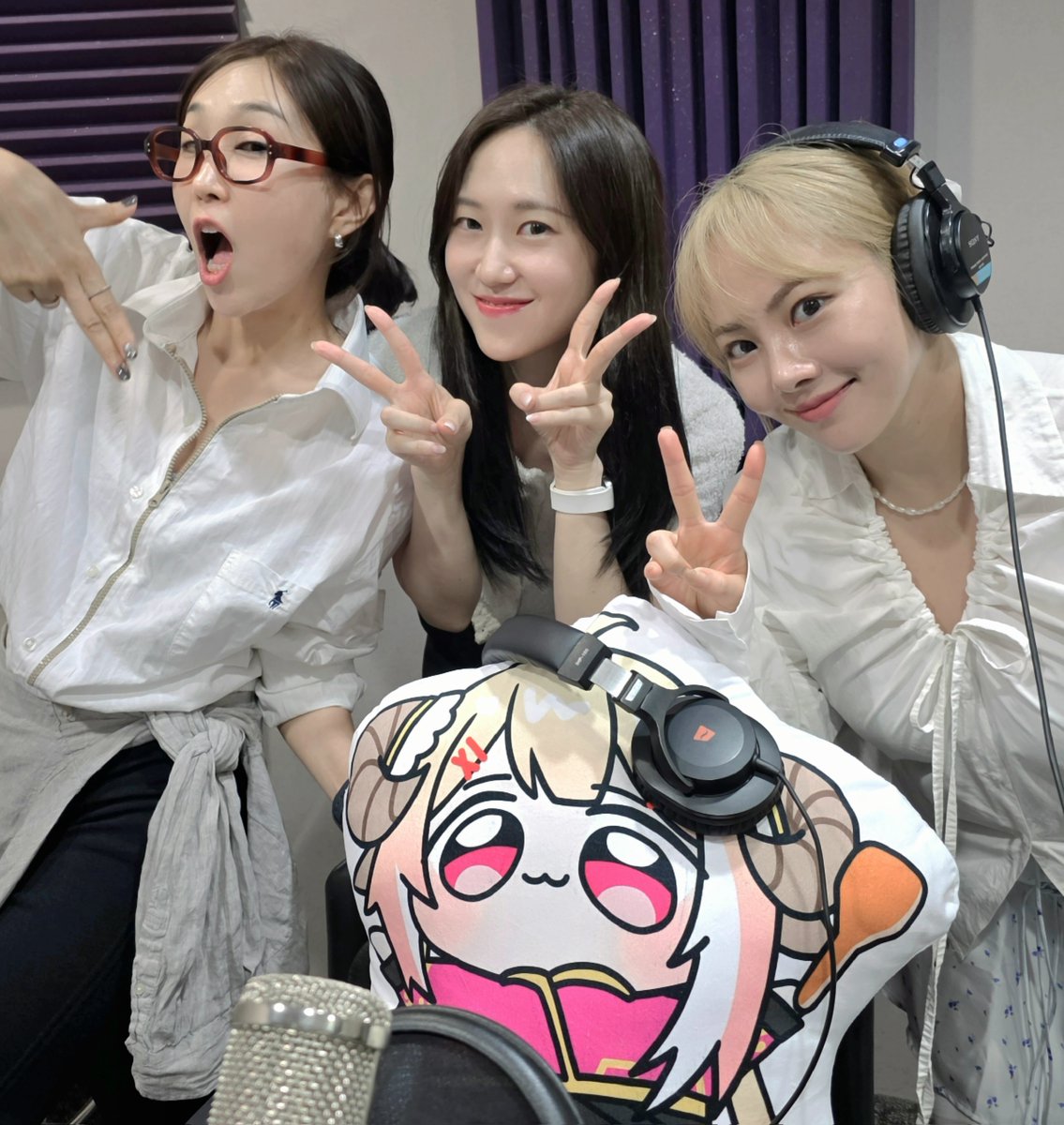plusdiction's tweet image. 사니양 라디오 9화가 업로드 되었습니다!
유튜브에서 사니양 라디오 or 테일즈샵을 검색해 보세요!
게스트: 버튜버"쿠쿠양"
많은 시청 바랍니다!
사니양 라디오 9화: youtube.com/watch?v=IsJEEq…
#플러스딕션 #테일즈샵 #사니양연구실 #지나가던개 #사니양라디오 #문유정 #이세레나 #권다예 #쿠쿠양