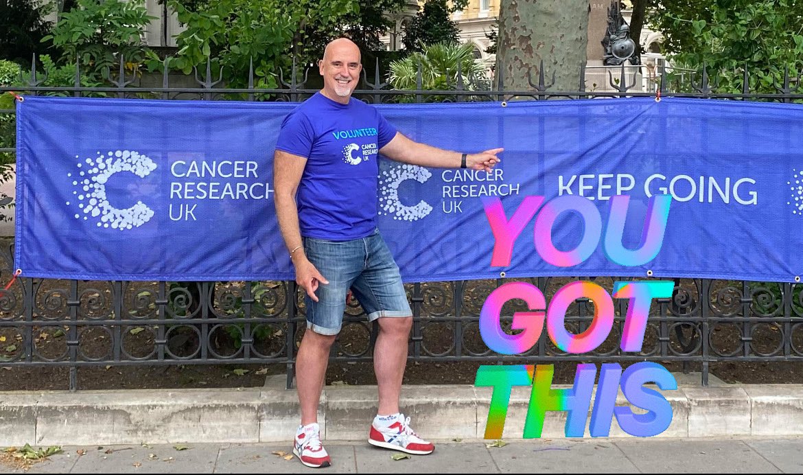 Tootingparkrun's tweet image. Good luck to everyone running tomorrow’s Saucony London 10k!🎉
Event Director, Jez, will be waiting (wilting??) on the CRUK cheer point, just beyond Embankment Station, so give them a wave as you fly past!!🏅🏅