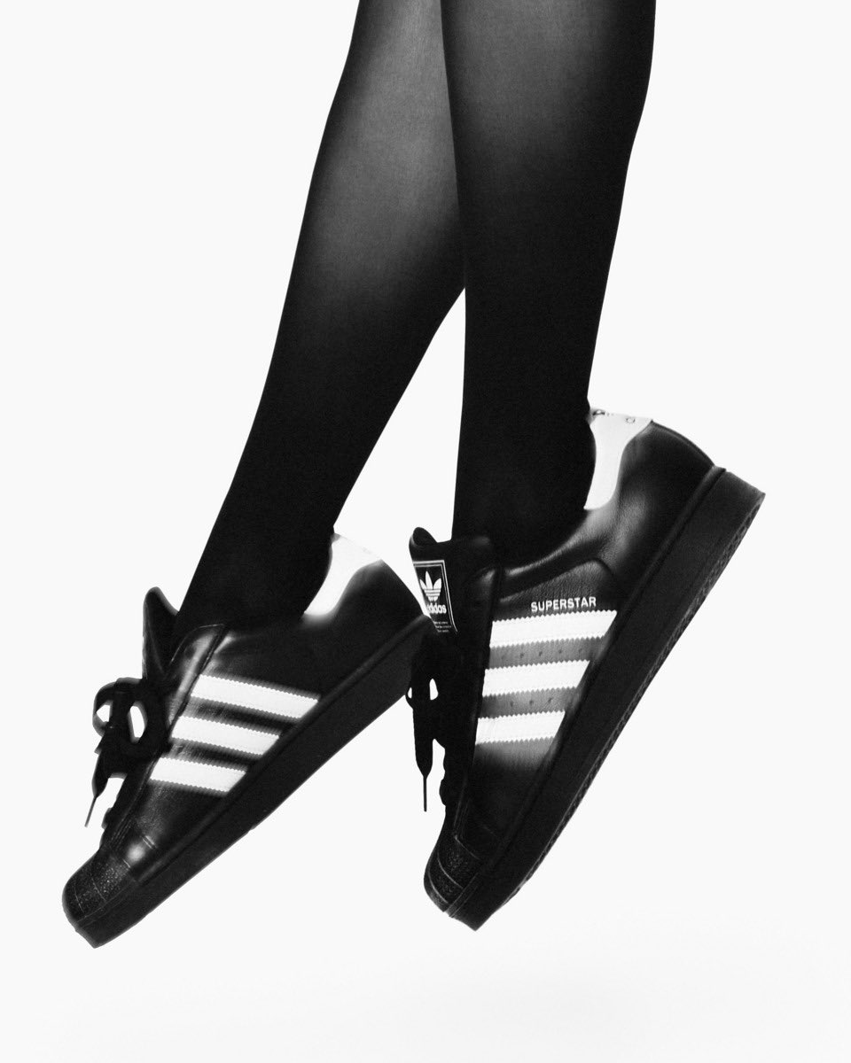 adidasoriginals's tweet image. Owning every frame. Always Iconic. @gabbriette #adidasSuperstar
Explore more: adidas.com/go/campaign/or…