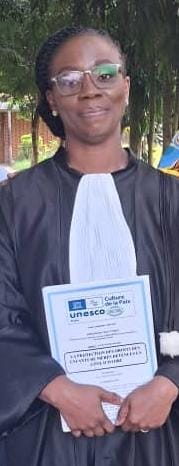 C'est avec fierté que nous avons participé à l'élaboration de la thèse sur les droits des enfants des mères détenues.
Encore plus fiers-es de la mention très honorable 
Bravo Docteure Kouadio.. Bravo Estelle