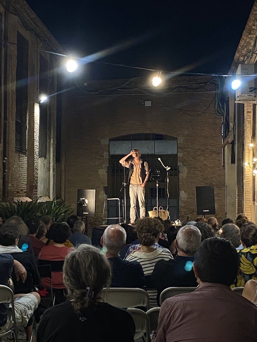 sònia rocafull (@soniarocafull) on Twitter photo …acostumats a explicar-ne als petits i sentir-ne la màgia d’anar a dormir quan te’ls expliquen a tu de gran. Bona nit de contes a l’<a href="/ateneuCandela/">Ateneu Candela</a> i esperant ja els tardor <a href="/Paperdevidre/">Paper de vidre</a> ;) gràcies! …acostumats a explicar-ne als petits i sentir-ne la màgia d’anar a dormir quan te’ls expliquen a tu de gran. Bona nit de contes a l’<a href="/ateneuCandela/">Ateneu Candela</a> i esperant ja els tardor <a href="/Paperdevidre/">Paper de vidre</a> ;) gràcies!