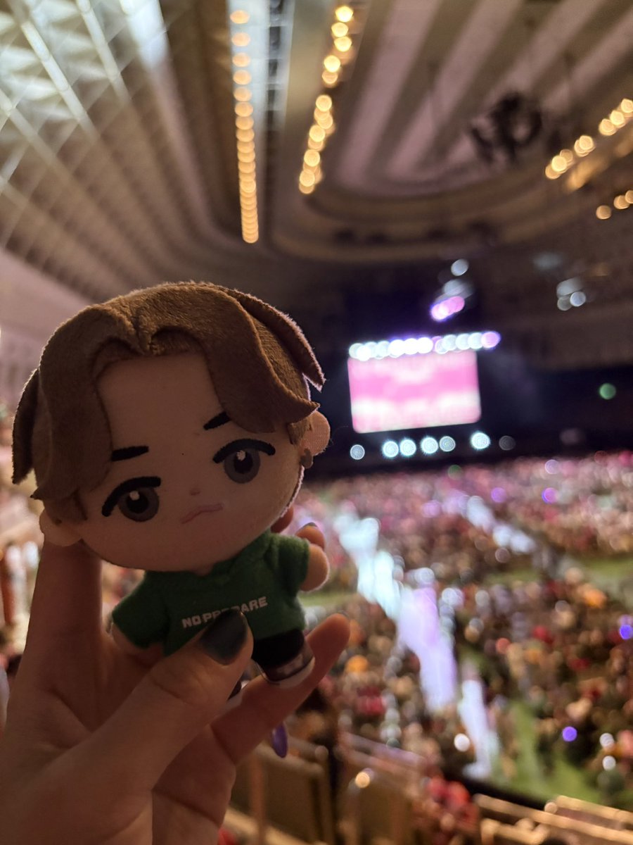 com_yuta_com's tweet photo. 7月12日ノンプリ神戸

スタンド席で決して近いとは言えなかったけど
ファン想いのコムドットのみんな！
上まで会いに来てくれてありがとうね😭🫶🏻

幸せな結婚10周年記念日になりました💐

近くの席の方もお祝いしていただき
ありがとうございました。本当に幸せ😭💚

 #コムドット  #ノンプリ神戸 https://t.co/rcTJh2P51U