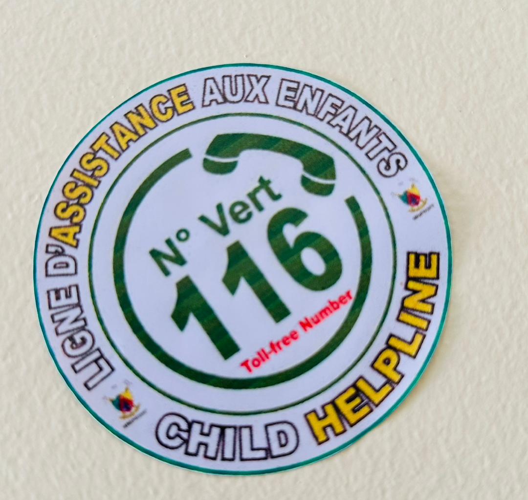 numéro vert “116” pour denoncer les cas d’ enfants victimes de violences et de traitements inhumains et dégradants.

Ce mécanisme donne l’opportunité aux uns et aux autres de dénoncer les abus dont les enfants sont victimes.