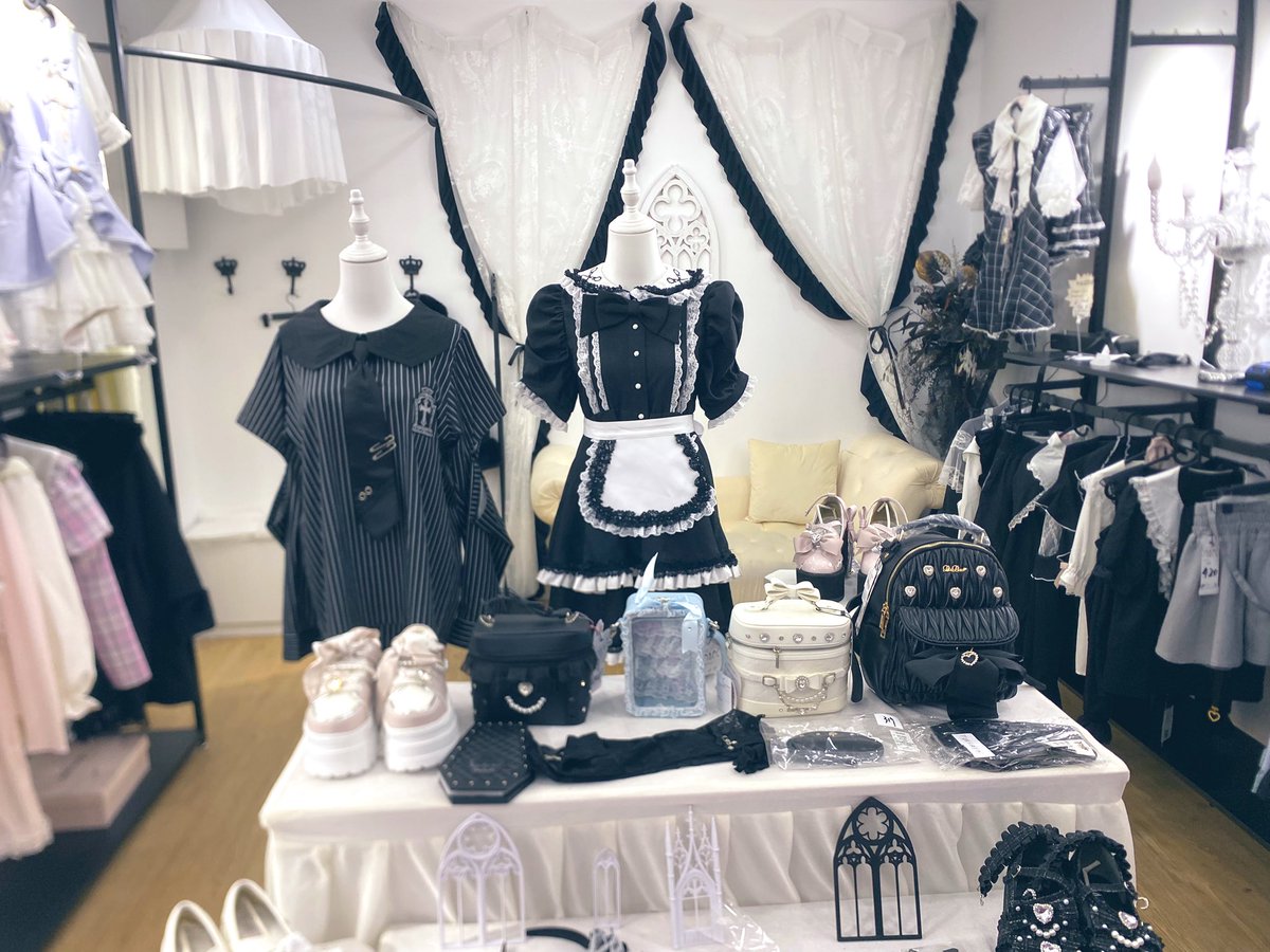ling30000's tweet image. 上海にある地雷系店舗
可愛い服がたくさんある🥰
dimmoire新品ある