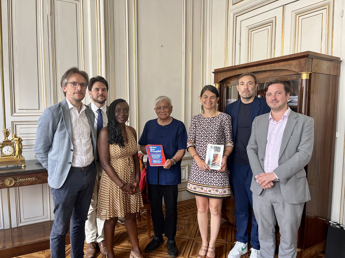 Echanges passionnants avec Walden Bello, économiste philippin, figure intellectuelle et politique majeure de l’altermondialisme. Une conviction partagée : seule des gauches ancrées dans les peuples, reprenant à leur compte les demandes de rupture avec l’ordre capitaliste, et