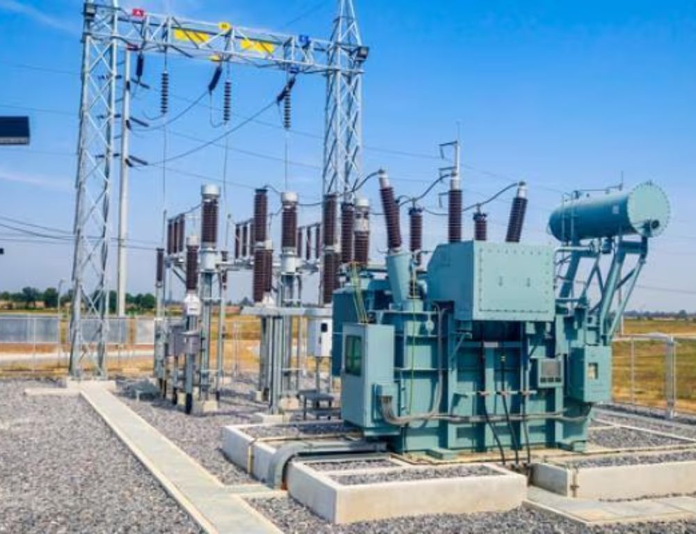 Residents of #Tellapur, #Sangareddy, face daily power cuts, low volt, damaging appliances &amp; affecting daily life. Tellapur Neighbourhood Association appealed for completion of delayed substation, sanctioned over 3 yrs ago, urged authorities to address power problems #Hyderabad