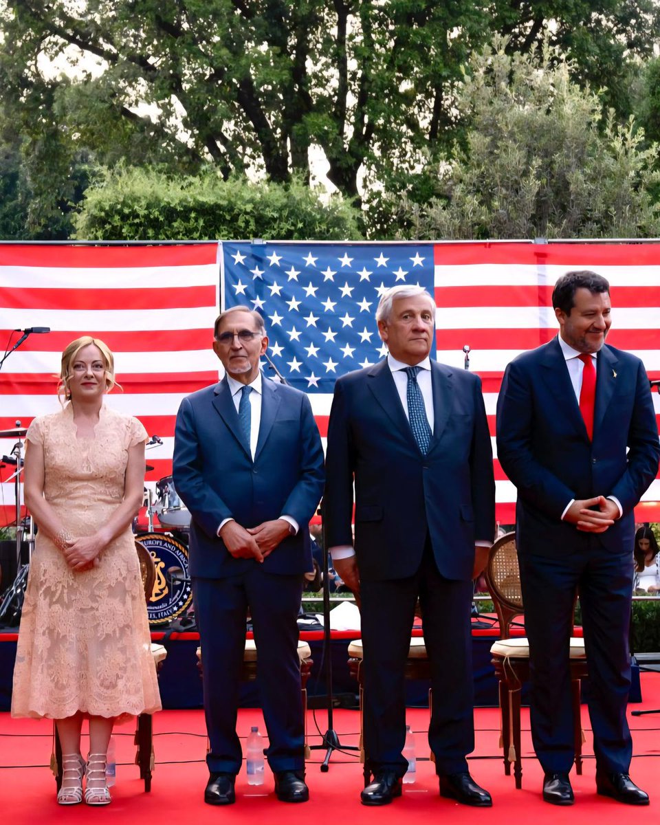 Meloni, l’amica “geniale” di #Trump. Per gratificarlo ha firmato spese NATO al 5%, ha garantito alle big tech Usa tassazione agevolata al G7, ha difeso la sua diplomazia da reality. In cambio? Dazi al 30%, un salasso per le nostre imprese. Patrioti contro l’interesse nazionale.
