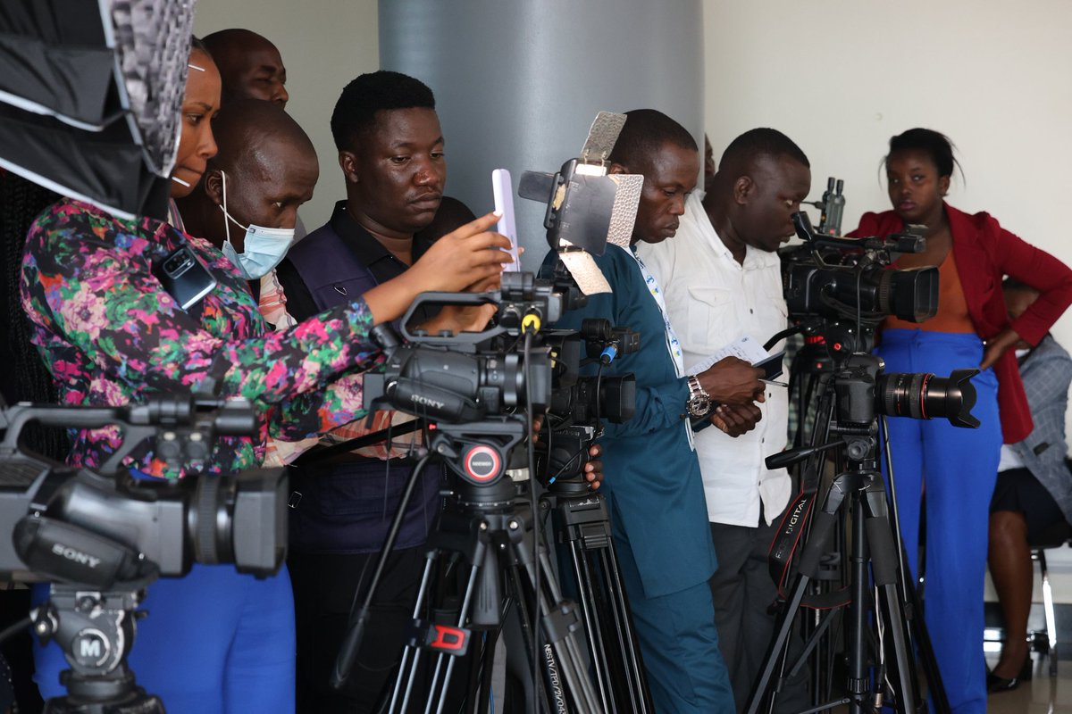 Kays Ibra (@ibu_kays) on Twitter photo The <a href="/URAuganda/">Uganda Revenue Authority</a> net revenue collection target for the FY 2025/26 is UGX 36,740.62 billion, which represents an absolute increase of UGX 5,370.50 billion (17.12%) in comparison to the FY 2024/25. Given the projected economic growth of about 7 percent and the revenue...
#FfeBanno The <a href="/URAuganda/">Uganda Revenue Authority</a> net revenue collection target for the FY 2025/26 is UGX 36,740.62 billion, which represents an absolute increase of UGX 5,370.50 billion (17.12%) in comparison to the FY 2024/25. Given the projected economic growth of about 7 percent and the revenue...
#FfeBanno