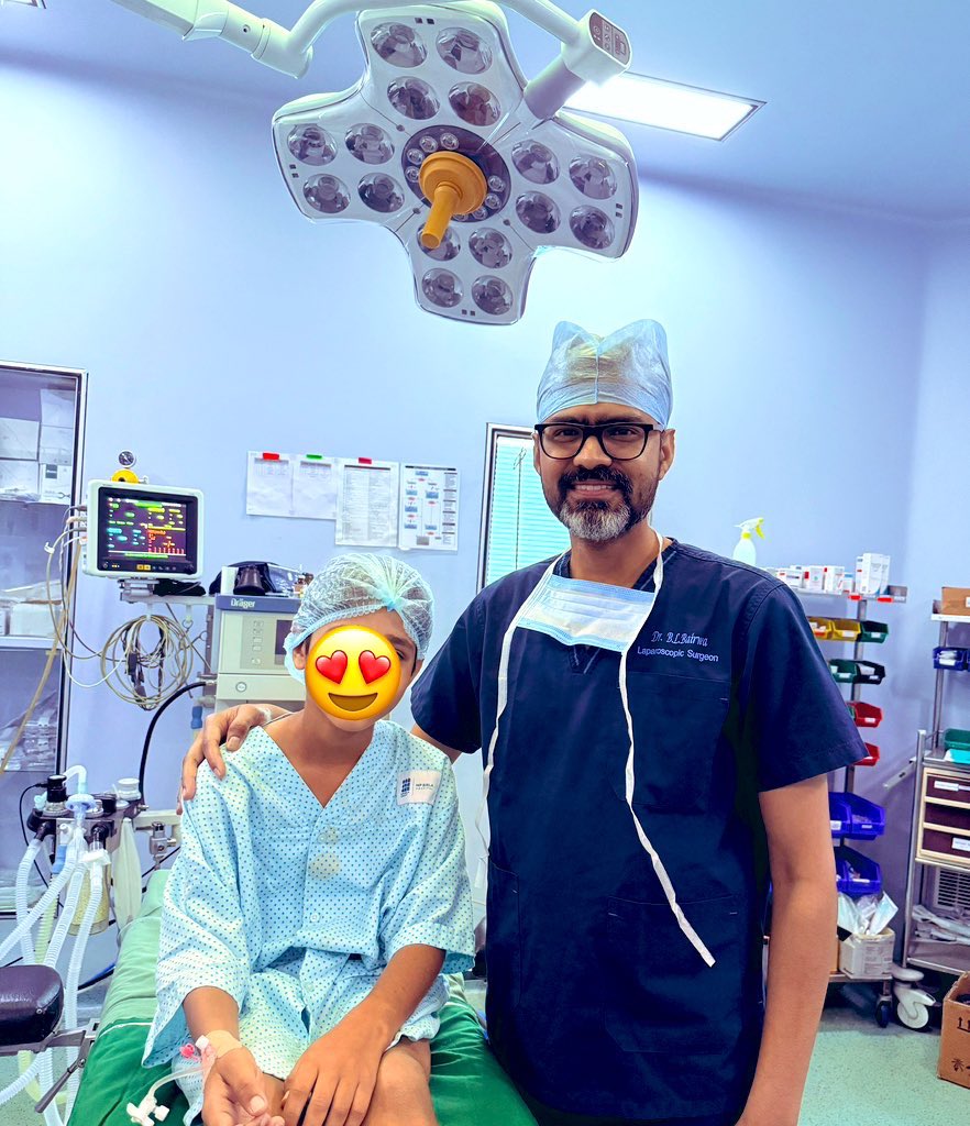Dr. B L Bairwa MS, FACS (@lap_surgeon) on Twitter photo рдСрдкрд░реЗрд╢рди рд╕реЗ рдмрдЪреНрдЪреЗ рдмрд╣реБрдд рдбрд░реЗ рд╣реБрдП рд╣реЛрддреЗ рд╣реИ, рдХреБрдЫ рддреЛ рд░реЛ рд░рд╣реЗ рд╣реЛрддреЗ рд╣реИредрд╣рдо рд▓реЛрдЧ рддреЛ рдмрдЪрдкрди рдореЗрдВ рдбреЙрдХреНрдЯрд░ рдХреЗ рдирд╛рдо рд╕реЗ рд╣реА рдбрд░рддреЗ рдереЗредЁЯША
рдСрдкрд░реЗрд╢рди рдерд┐рдПрдЯрд░ рдореЗрдВ рдмрдЪреНрдЪреЗ рдХреЛ рдЦрд╝реБрд╢ рдХрд░рдиреЗ рдХреЗ рд▓рд┐рдП рдореИрдВ рдЕрдХреНрд╕рд░ рдореЗрд░реЗ рд╕реНрдЯрд╛рдл рд╕реЗ рдлреЛрдЯреЛ рдХреНрд▓рд┐рдХ рдХрд░рд╡рд╛рддрд╛ рд╣реВрдБред рдмрдЪреНрдЪрд╛ рдЦрд╝реБрд╢ рд╣реЛ рдЬрд╛рддрд╛ рд╣реИред
рдбреЙрдХреНрдЯрд░ рдХрд╛ рдорд░реАрдЬ рдХреЗ рд╕рд╛рде рд╡реНрдпрд╡рд╣рд╛рд░ рдмрд╣реБрдд рдЙрд╕рдХреЗ рдЗрд▓рд╛рдЬ рдореЗрдВ рдмрд╣реБрдд рдСрдкрд░реЗрд╢рди рд╕реЗ рдмрдЪреНрдЪреЗ рдмрд╣реБрдд рдбрд░реЗ рд╣реБрдП рд╣реЛрддреЗ рд╣реИ, рдХреБрдЫ рддреЛ рд░реЛ рд░рд╣реЗ рд╣реЛрддреЗ рд╣реИредрд╣рдо рд▓реЛрдЧ рддреЛ рдмрдЪрдкрди рдореЗрдВ рдбреЙрдХреНрдЯрд░ рдХреЗ рдирд╛рдо рд╕реЗ рд╣реА рдбрд░рддреЗ рдереЗредЁЯША
рдСрдкрд░реЗрд╢рди рдерд┐рдПрдЯрд░ рдореЗрдВ рдмрдЪреНрдЪреЗ рдХреЛ рдЦрд╝реБрд╢ рдХрд░рдиреЗ рдХреЗ рд▓рд┐рдП рдореИрдВ рдЕрдХреНрд╕рд░ рдореЗрд░реЗ рд╕реНрдЯрд╛рдл рд╕реЗ рдлреЛрдЯреЛ рдХреНрд▓рд┐рдХ рдХрд░рд╡рд╛рддрд╛ рд╣реВрдБред рдмрдЪреНрдЪрд╛ рдЦрд╝реБрд╢ рд╣реЛ рдЬрд╛рддрд╛ рд╣реИред
рдбреЙрдХреНрдЯрд░ рдХрд╛ рдорд░реАрдЬ рдХреЗ рд╕рд╛рде рд╡реНрдпрд╡рд╣рд╛рд░ рдмрд╣реБрдд рдЙрд╕рдХреЗ рдЗрд▓рд╛рдЬ рдореЗрдВ рдмрд╣реБрдд