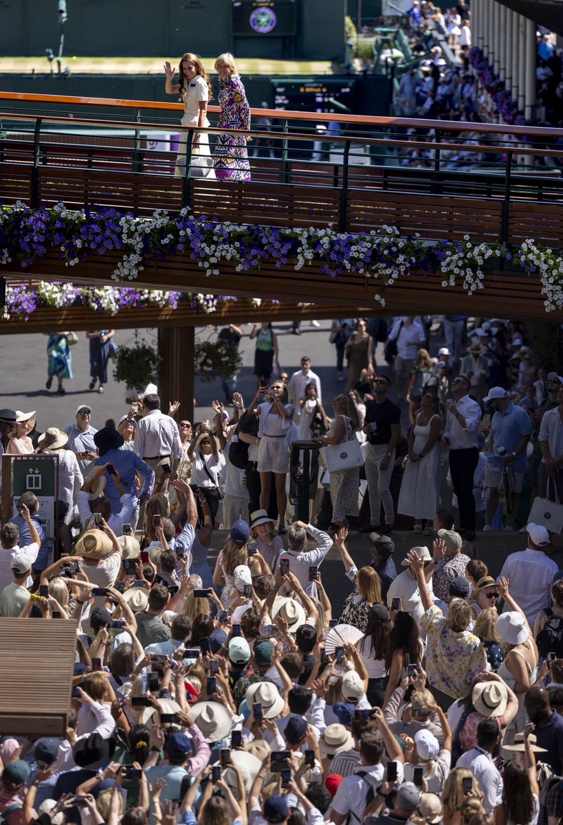 The Prince and Princess of Wales (@kensingtonroyal) on Twitter photo 👋 <a href="/Wimbledon/">Wimbledon</a>! 👋 <a href="/Wimbledon/">Wimbledon</a>!