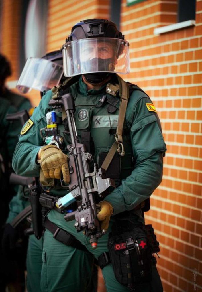 🔔 SOMOS LA UEI, HACE 3 AÑOS ASESINARON A NUESTRO TENIENTE CORONEL. MARLASKA NOS CASTIGA POR HACER NUESTRO TRABAJO. POR FAVOR, SI NOS APOYAS, HAZ UN TUIT CON EL SIGUE TEXTO: SOLICITAMOS AL GOBIERNO LA INCLUSIÓN DE LA GUARDIA CIVIL EN EL PROYECTO NORMATIVO.
#SomosProfesionDeRiesgo