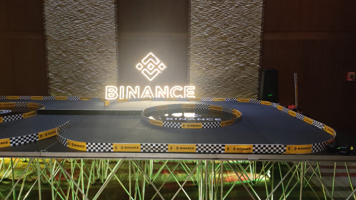 FerchoDeveloper's tweet image. 🚀 Ayer estuve en el #BinanceDay en Medellín, rodeado de innovación, tecnología y personas apasionadas por el futuro de las finanzas.

Aquí te comparto algunas reflexiones del evento y por qué esto conecta con mi camino como dev. 🧵👇