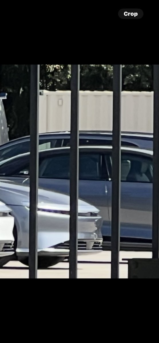 OmarAtway's tweet image. Car hauler delivering more gravity’s to Plam Beach County, sorry not the best pictures @LucidMotors 7-12-2025