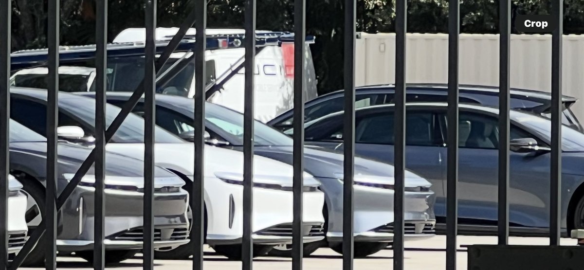 OmarAtway's tweet image. Car hauler delivering more gravity’s to Plam Beach County, sorry not the best pictures @LucidMotors 7-12-2025