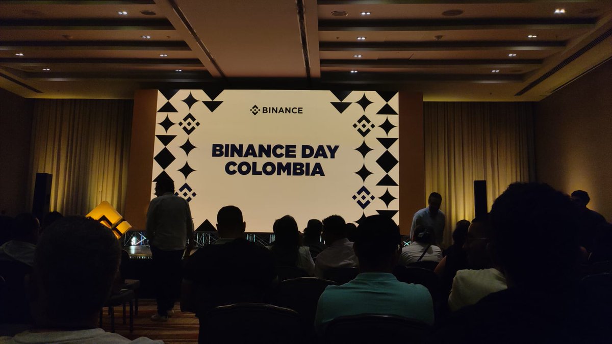 FerchoDeveloper's tweet image. 🚀 Ayer estuve en el #BinanceDay en Medellín, rodeado de innovación, tecnología y personas apasionadas por el futuro de las finanzas.

Aquí te comparto algunas reflexiones del evento y por qué esto conecta con mi camino como dev. 🧵👇
