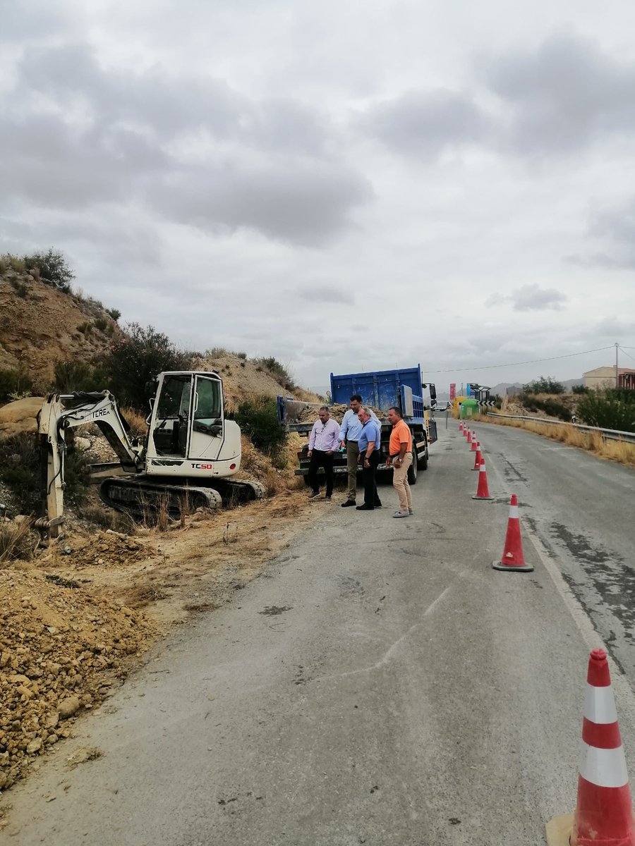 El Gobierno regional avanza en la ampliación de la red de abastecimiento de agua en el paraje de las Lomas del Campo de #Ricote.

Noticia: carm.es/web/pagina?IDC…