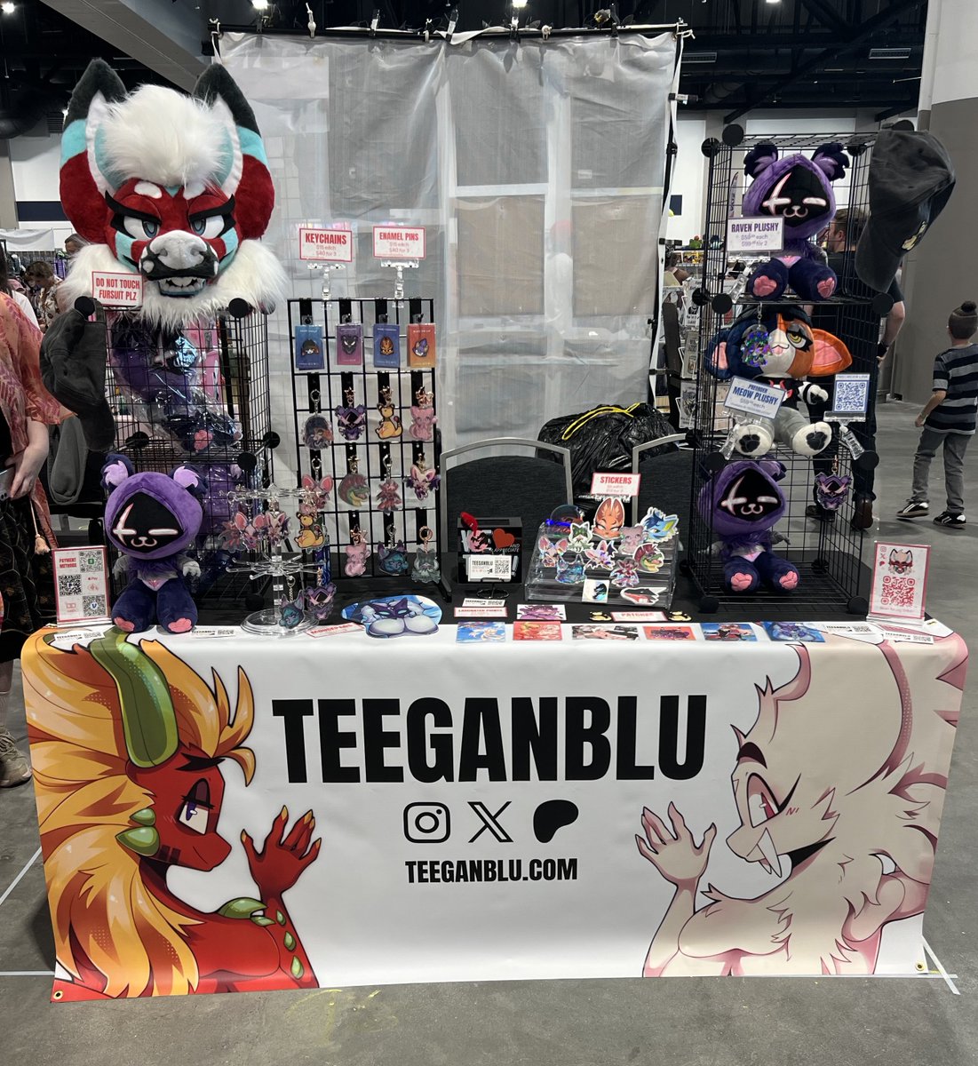 teeganblu's tweet image. I’m currently tabling at Savannah Comic Con!
Come stop by if you’re here to check out Meow plushy and Raven plushy as well as see my fursuit 🤍
#ComicCon