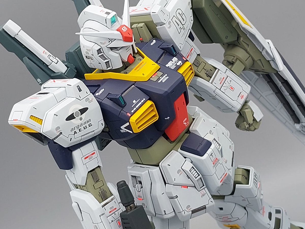 MG 1/100 ガンダムMk.Ⅱ エゥーゴ仕様完成しました。腕脚延長等プロポーションを調整、各部にディテールを加えて仕上げました。製作期間は一週間。