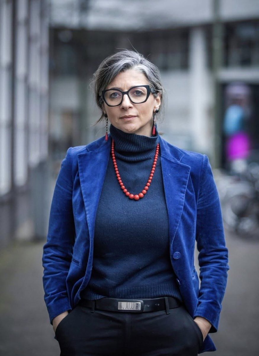 soumi_ds's tweet image. L’UE sostiene Francesca Albanese. Dalle istituzioni italiane non arriva neppure una parola.
Quando il silenzio è complicità: la vergogna del governo Meloni sul caso Francesca Albanese.
Mentre l’Unione Europea, non certo esempio di coraggio in politica estera, riesce…
