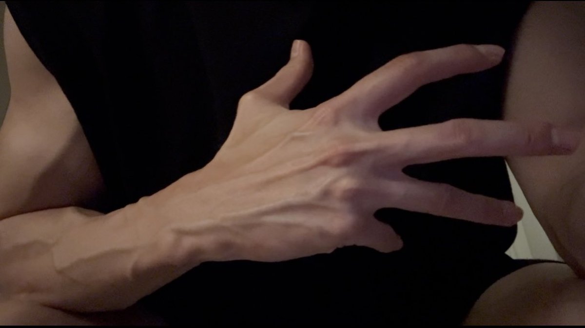 絞れてきて骨感強くなってきた