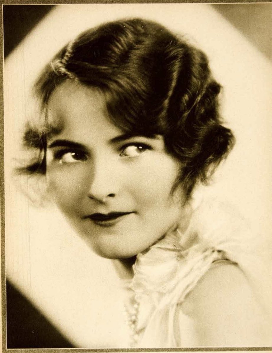 I’ve read Save Me the Waltz a few times before, but rereading on the heels of Tender is the Night is fascinating. Parsing through the “shared” materials is something—Rosemary Hoyt, Gabrielle Gibbs . . . Lois Moran 😳

Image of Lois Moran. Looks like Zelda
#ZeldaFitzgerald