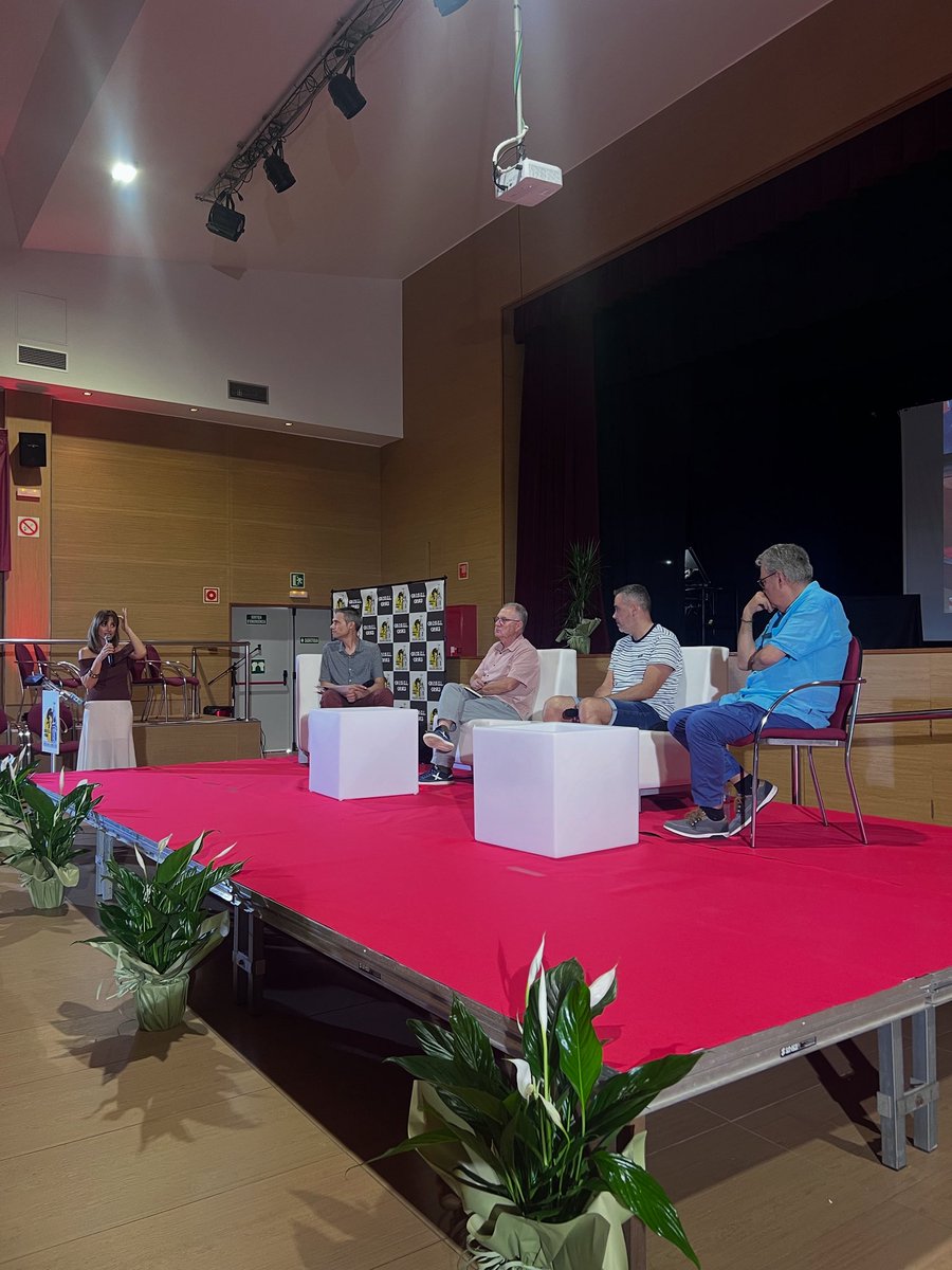 🖤💛 Taula rodona “Sant i senya en el periodisme”

🎙️ Amb Antoni Batista, Oriol Canals i Juan Cal

🤝🏼 Modera Jordi Salvat