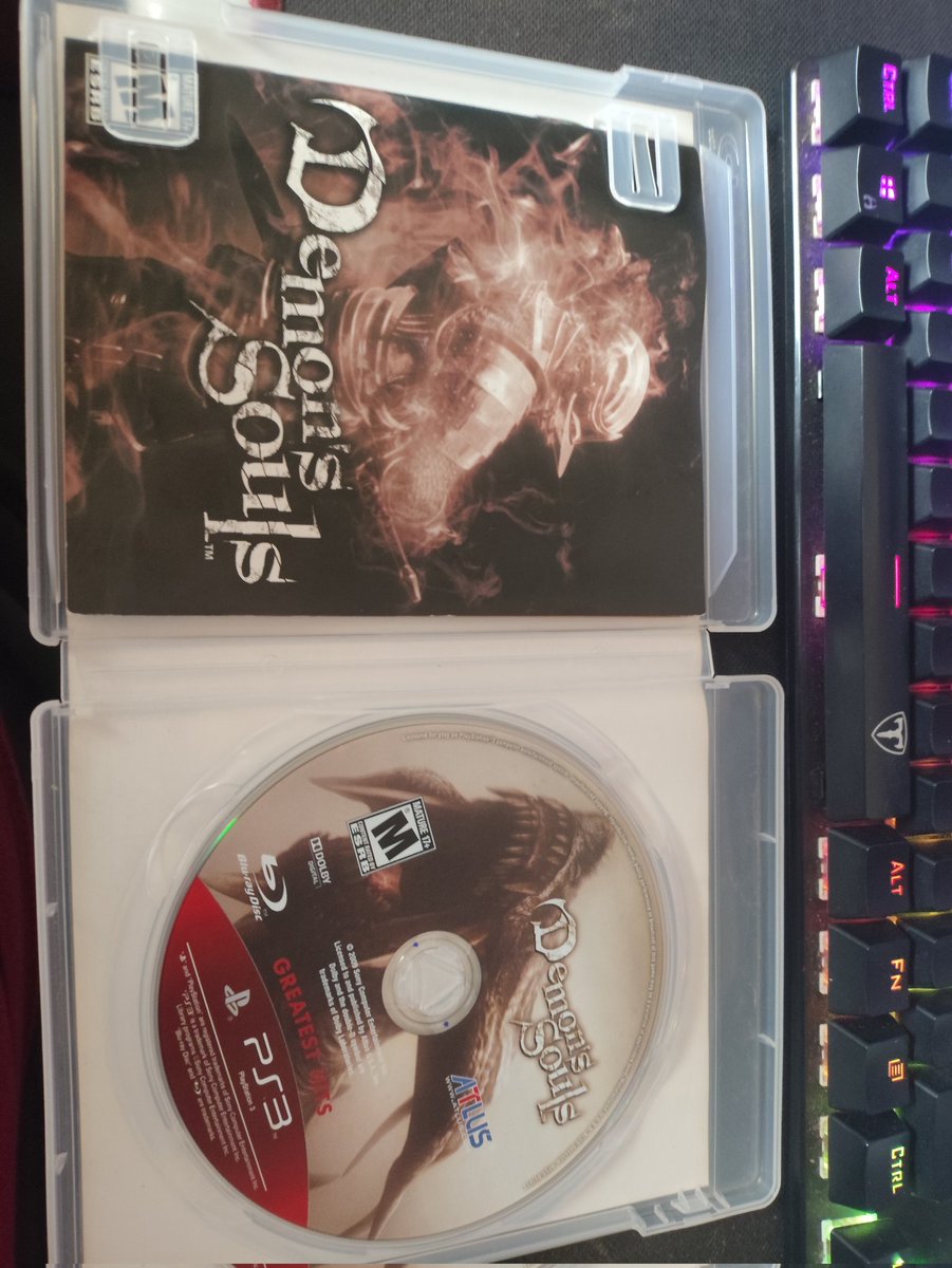 TioGordol4's tweet image. Consegui um demon souls de ps3 original por míseros 40 mangos