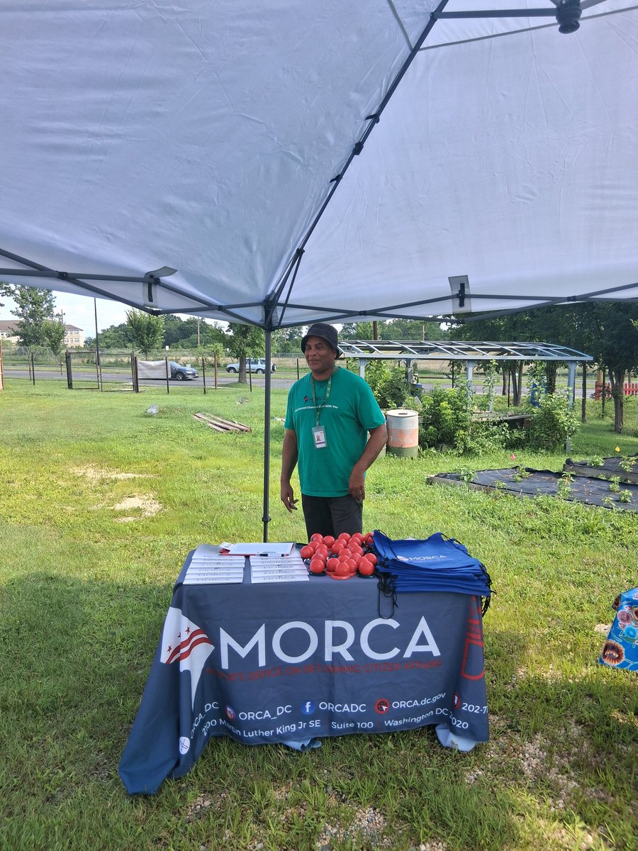 Stamper4DC's tweet image. 📣 We’re live at Nourish the Block: Ward 7 Food Equity Day at East Capitol Urban Garden Farm (5901 East Capitol St NE)!
🌽🥕 Free food demos, local resources & community vibes—bring your own chairs/tents
