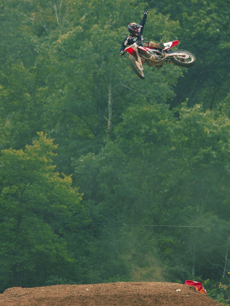 wewentfast's tweet image. Haters will say it's AI generated.
@RickyCarmichael says Holy Schmit, 2004.
📸 @Cudby