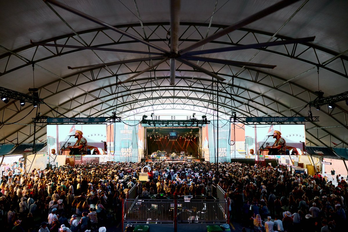 CharlesWesleyG's tweet image. First time up at the @calgarystampede was one I’ll never forget. That was what it’s all about right there folks! Thank you for showing out and bringing the energy! Beautiful country you’ve got up there.
📸 @equirk