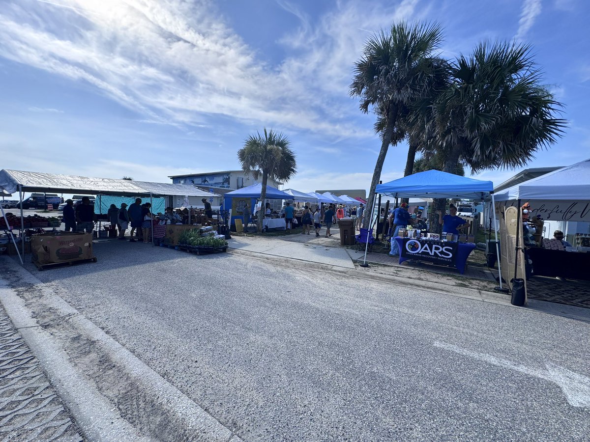 FlaglerOars's tweet photo. Flagler Beach Farmers Market in its new spot right next to Veterans Park!
It's always an amazing feeling to be welcomed by the community and have the opportunity to share vital information.
#FlaglerBeach #FarmersMarket #CommunityEducation #PublicHealth #SupportLocal #Community https://t.co/5UnG9X1lIY