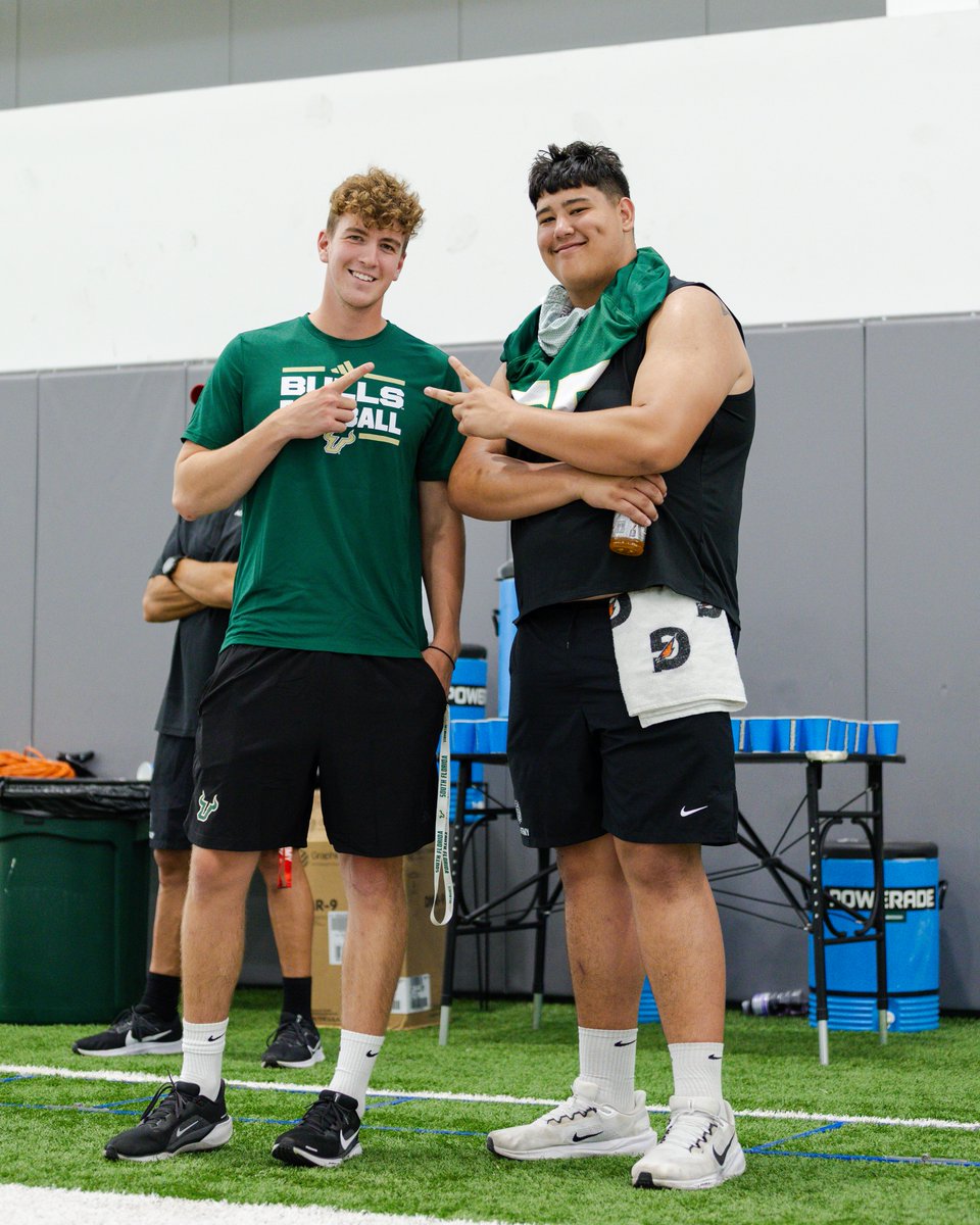 NFLAcademy's tweet image. NFL Academy link-ups in Florida!
@SFenton07 π€ @nikaunflacademy π€ @Jamil_Secka
With Sam now at @USFFootball, the network of Academy graduates in NCAA football keeps on growing.