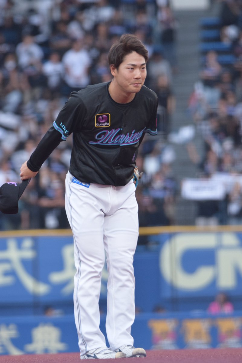a__415r's tweet photo. お辞儀がいちいちペンギンみたいでかわいい笑笑笑笑 https://t.co/3KE9Jq6xxV