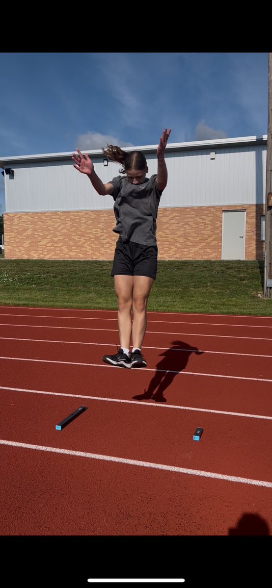 HeadcaseKicking's tweet image. Great to have @MckinleyMathews join me for my sprinting and jumping this morning.
Going to have to step up my game…she hit 23.1 with this vertical.
@OVRPerformance