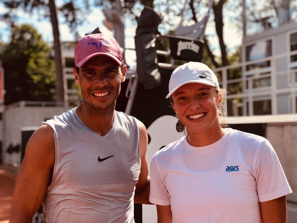 Rafael Nadal's first six Grand Slam titles:

4x Roland-Garros
1x Wimbledon
1x hardcourt

Iga Swiatek's first six Grand Slam titles:

4x Roland-Garros
1x Wimbledon
1x hardcourt