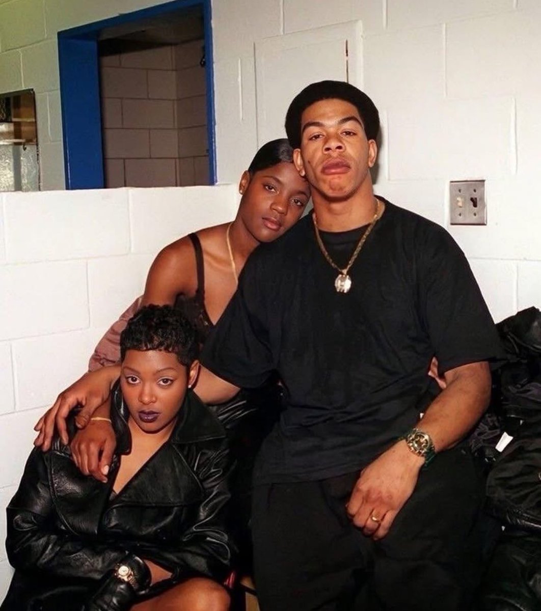 HHBITD's tweet image. Craig Mack 🎙️🎙️
#RIPCraigMack ✨✨🙏🏾🙏🏾
#HipHop #90s 🔥🔥⚡️⚡️