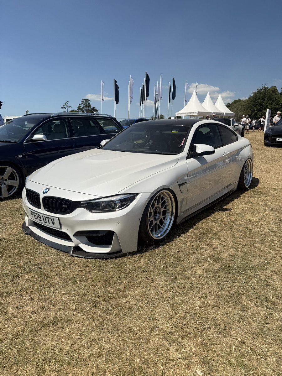 Earlsimxx's tweet image. This car is all about wheel setup.