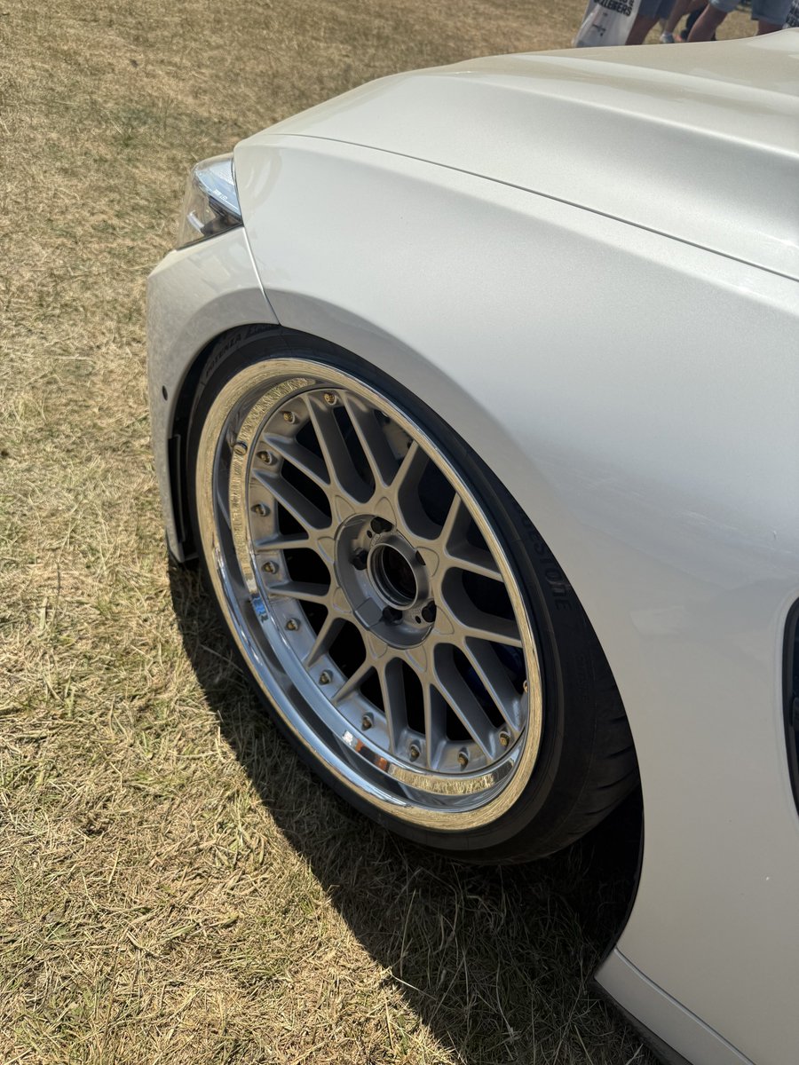 Earlsimxx's tweet image. This car is all about wheel setup.