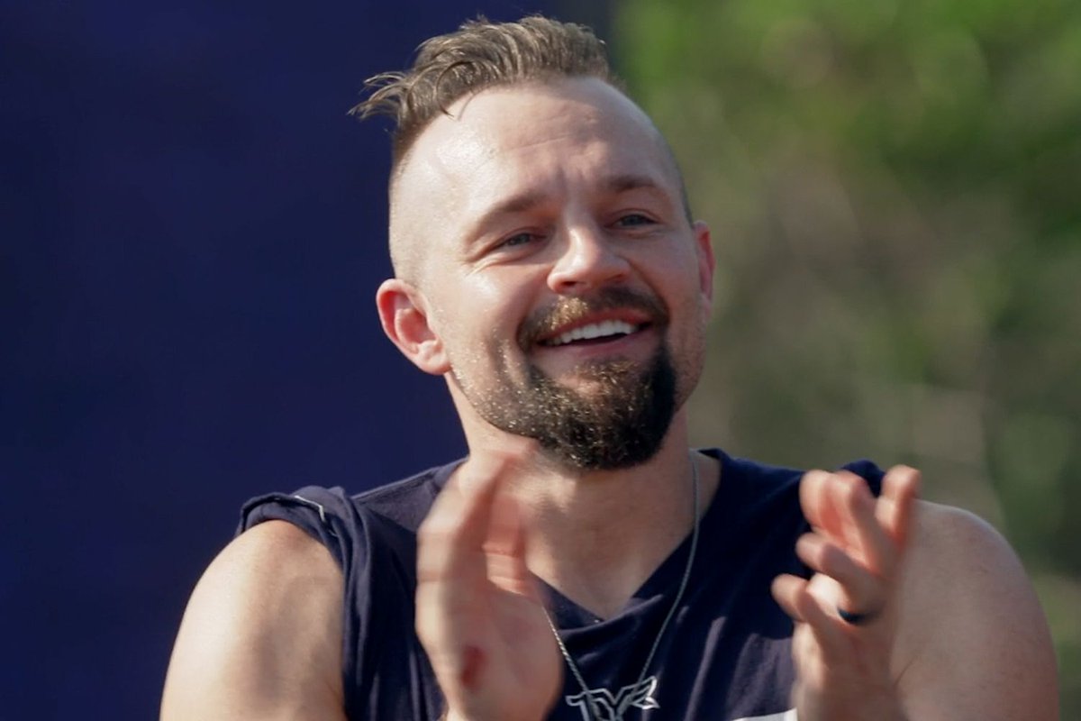 Why do my baby and <a href="/DerrickMTV/">Derrick Kosinski</a> have the same hair? Lmao.