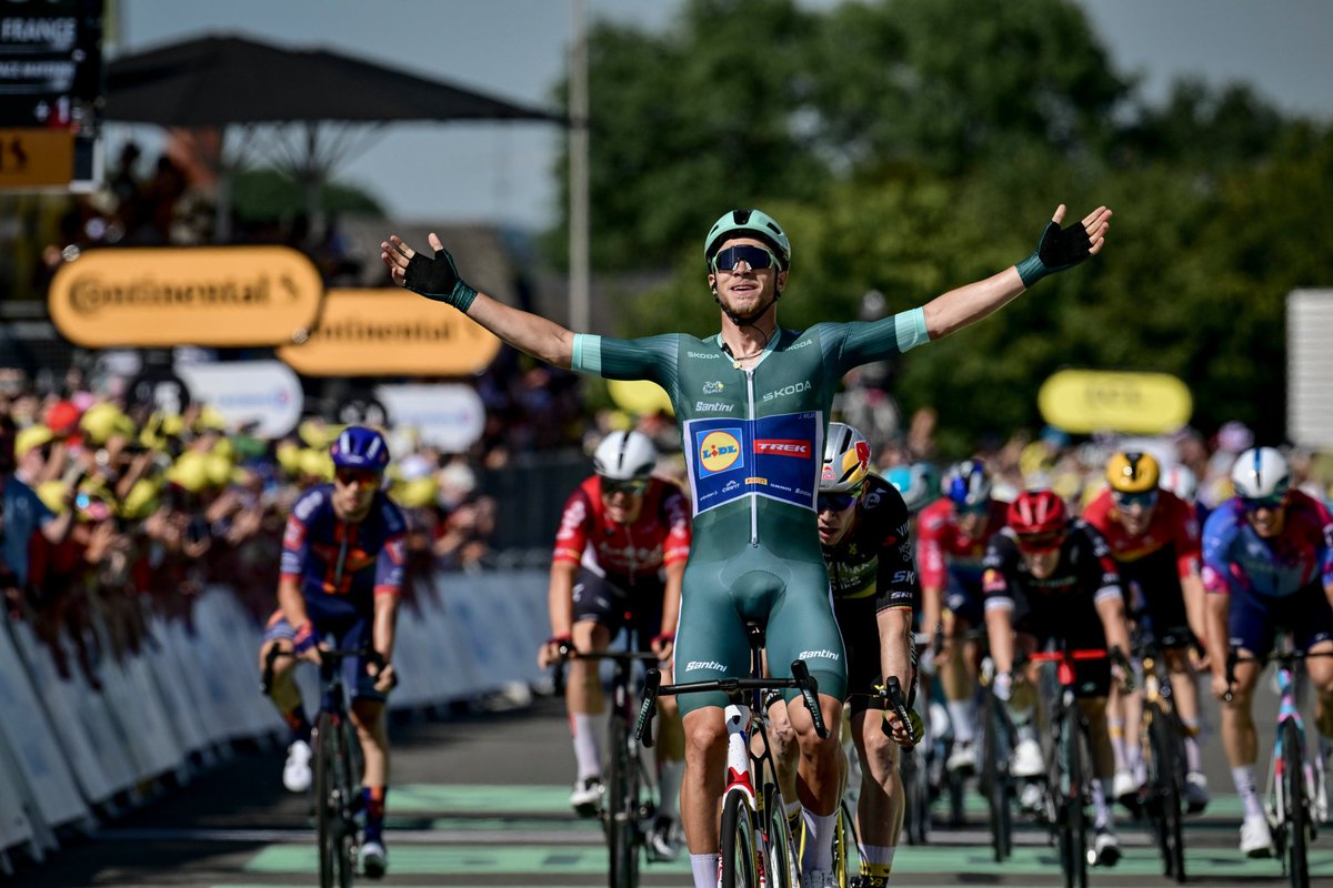 ACCPI Assocorridori (@accpi1946) on Twitter photo ๐ฎ๐น L'Italia torna a vincere al #TourdeFrance grazie a Jonathan Milan ๐ #TDF2025
๐ธ A.S.O / Billy Ceusters x <a href="/LeTour/">Tour de Franceโข</a> ๐ฎ๐น L'Italia torna a vincere al #TourdeFrance grazie a Jonathan Milan ๐ #TDF2025
๐ธ A.S.O / Billy Ceusters x <a href="/LeTour/">Tour de Franceโข</a>