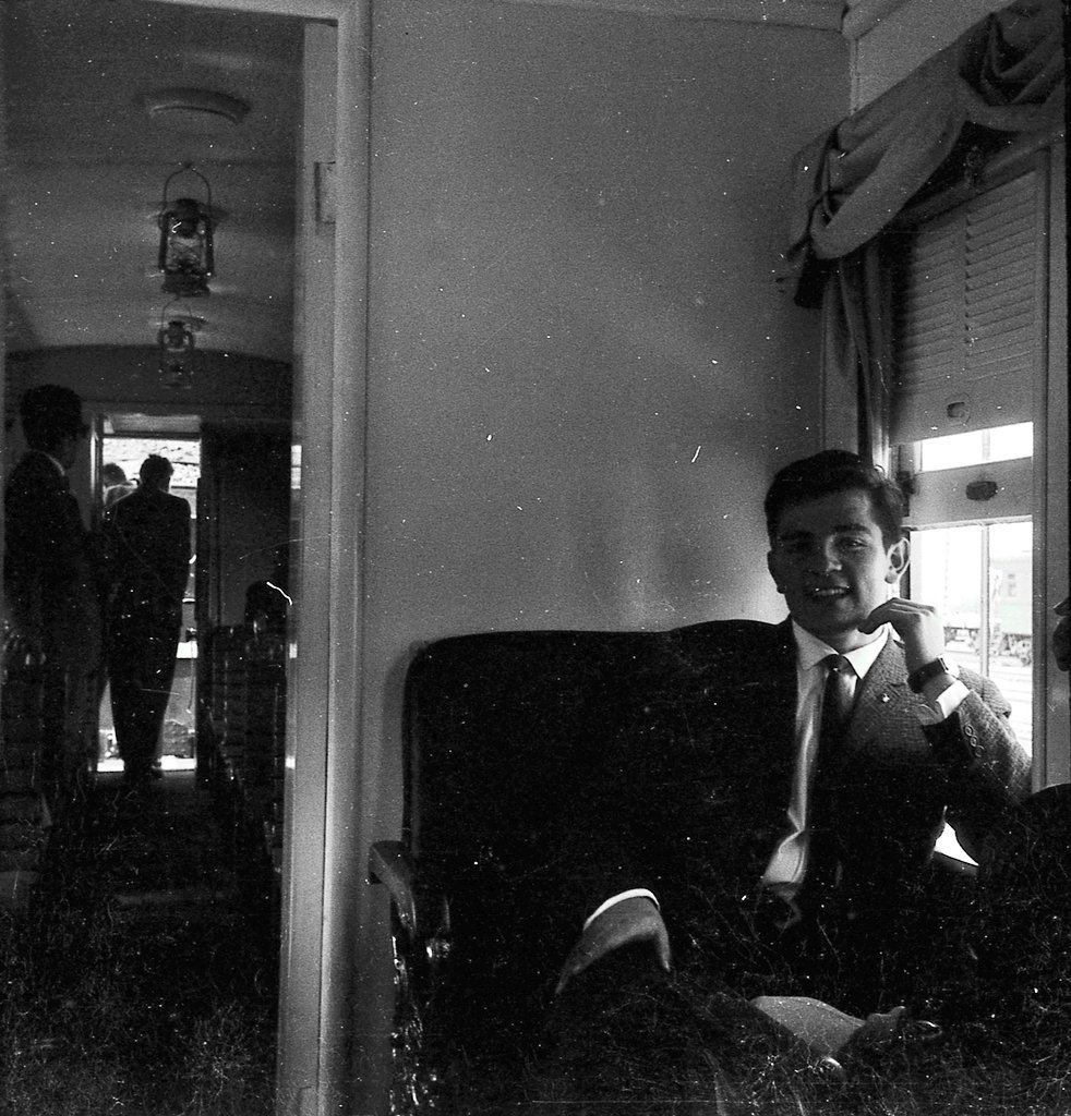AestheticChile's tweet image. Interior de un Vagon del Ferrocarril Santiago-Valparaíso en Llay Llay, 1963