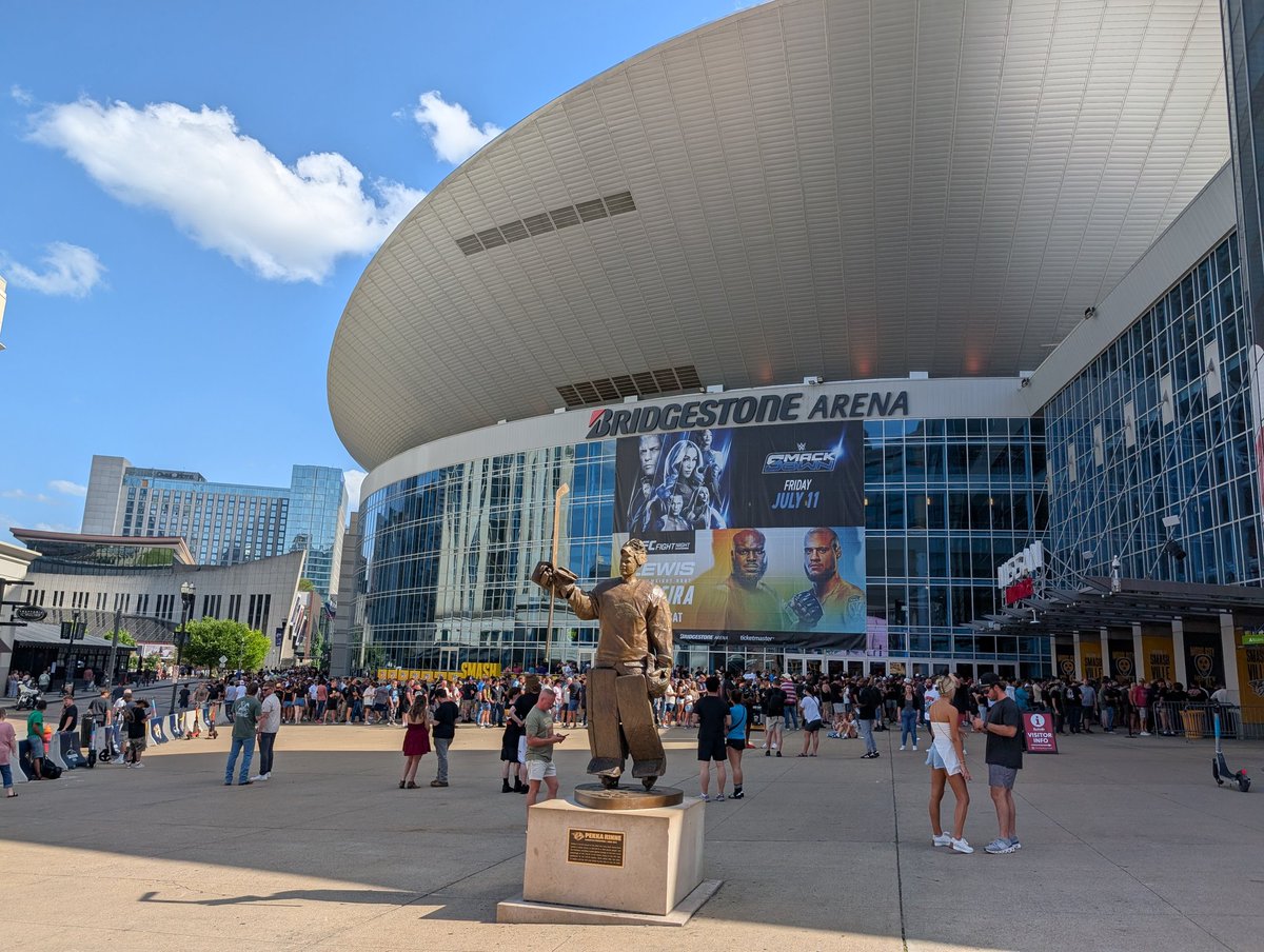 Hanging out in Nashville for the <a href="/ufc/">UFC</a> fights!!💢👊🏼
