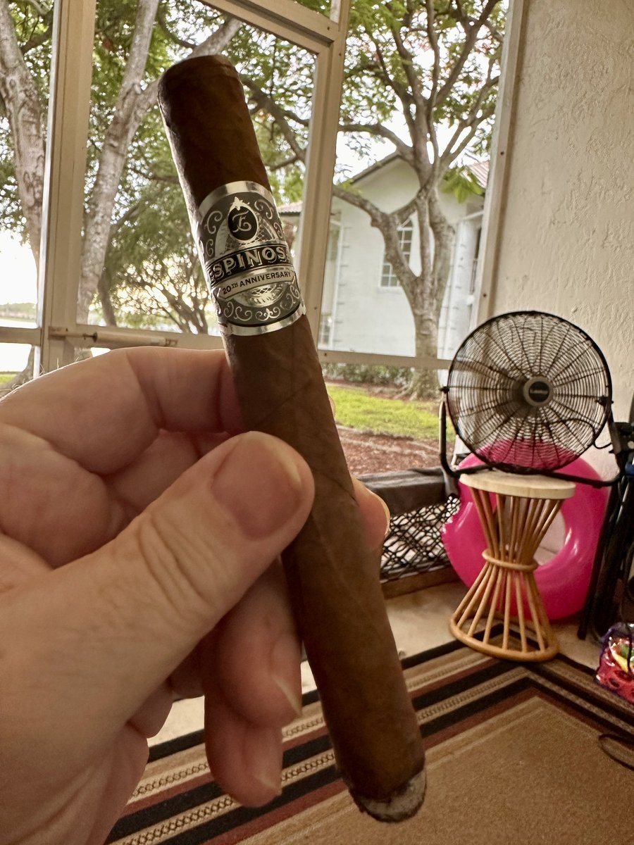 Stogie Chas is smoking Espinosa 20th Anniversary. Rated with thumbs up! dojoverse.com/news-feed/p/69…