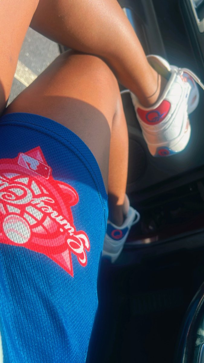 Today’s kicks of choice. 

Ft. Grimey Clothing 🙂