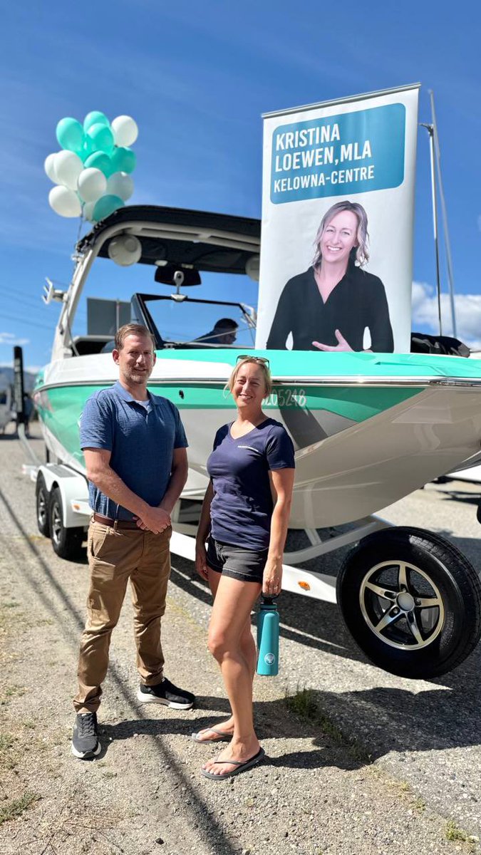 mack4change's tweet image. What a great day at West Kelowna’s Westside Daze parade!
Team Okanagan was out in full force, connecting with constituents and keeping the kids cool with freezies.
It’s always inspiring to see such a strong turnout at our community events—thanks to everyone who came out to…
