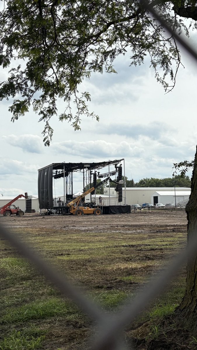 ⁦<a href="/SawyerBrownBand/">Sawyer Brown</a>⁩ warming up for the Franklin county fair! ⁦<a href="/HamptonIowa/">HACC</a>⁩ #letsgo #sawyerbrown